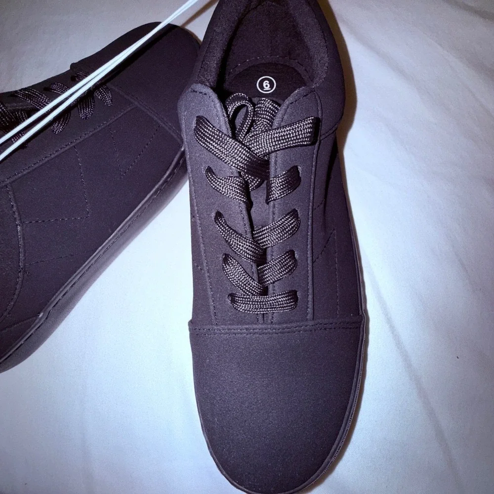 Art Class Garrett Sneakers Kids Size 6 Black New NWT‎ Low Top Casual Shoes